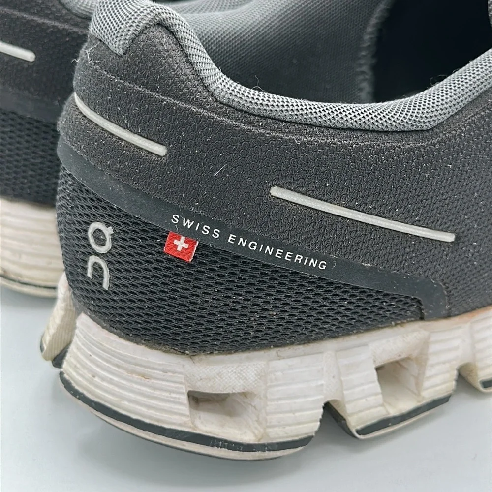On Cloud Swiss Engineering Running Shoes, size 10.5 - Picture 4 of 10